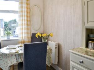 Una cocina o zona de cocina en Keepers Cottage
