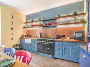 Η κουζίνα ή μικρή κουζίνα στο Highbury House +16 φωτογραφίες