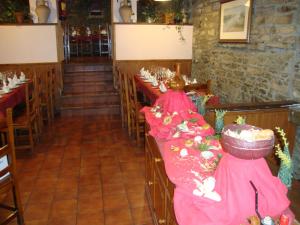 Restaurace v ubytování Albergue Ainsa - Morillo de Tou + 11 fotografií