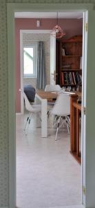 Fotografie z fotogalerie ubytování Suite familiale avec 2 Chambres dans une villa - quartier vert et boisé - 5 kms de Namur v destinaci Namur