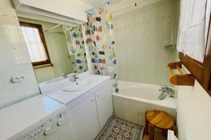 Ένα μπάνιο στο Bright cosy nest - view - La Salle-les-Alpes +4 φωτογραφίες