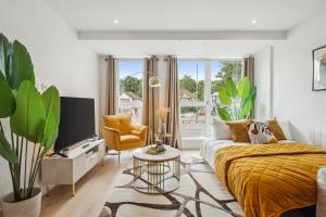 Χώρος καθιστικού στο Apartment in Wimbledon with Cinema, Gym, Game Room! Upto 30 Percent OFF