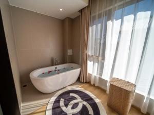 Koupelna v ubytování Dawnscape Courtyard 辰曦别苑 + 143 fotografií