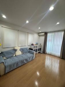 a bedroom with a large bed in a room at Ikebukuro池袋1stop-2min-Kitaikebukuro北池袋walk3min in Tokyo