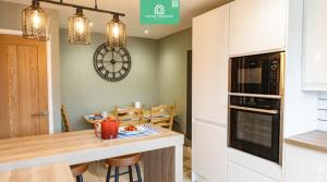 Kuchyň nebo kuchyňský kout v ubytování 3 Bedroom House Centre Of Lincoln sleeps 6