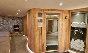 A bathroom at Appart Laijola