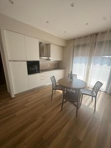Η κουζίνα ή μικρή κουζίνα στο EtnalanHOME