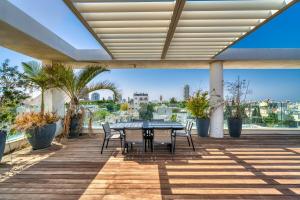 Balkoni atau teres di Gibor Penthouse