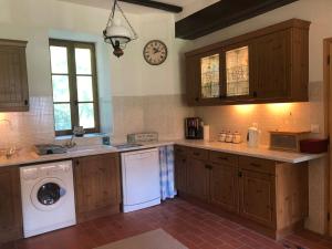 Dapur atau dapur kecil di The Coach House-3 Bed-2 Bath-Garden-PetsOK-FreeP