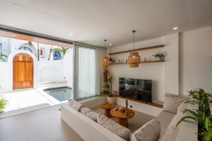 Телевизор и/или развлекательный центр в Amal Villa #2 Canggu