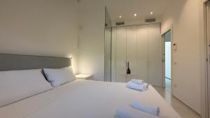 Φωτογραφία από το άλμπουμ του Luxury Design Pool and Solarium σε Fontane Bianche