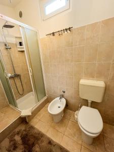 Un baño de Studio apartman Grotta 32 fotos más