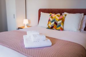 Postel nebo postele na pokoji v ubytování The Shoreline 5 by Portugal Portfolio