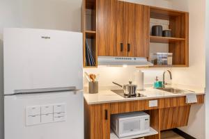 Köök või kööginurk majutusasutuses Uptown Suites Extended Stay Austin TX - Downtown