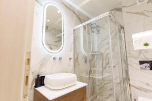 Phòng tắm tại E&Y Luxury Apartment +39 ảnh