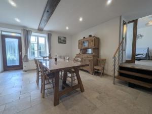 Gallery image of Gîte moderne pour 8 pers, charme au cœur de la nature - FR-1-611-120 in Bricon +27 photos