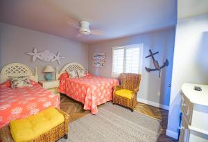 Giường trong phòng chung tại Regency Towers +18 ảnh