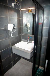 Kúpeľňa v ubytovaní Ivy Hotel Emerald
