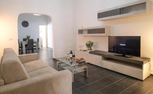 Μια τηλεόραση ή/και κέντρο ψυχαγωγίας στο Casa Laura mare