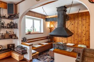 Гостиная зона в La Casa di Michela - 120m2 in the mountains with fireplace & garden