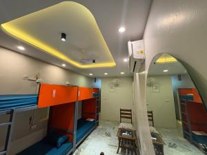 Istumisnurk majutusasutuses J Startup House, Jaipur - C Scheme