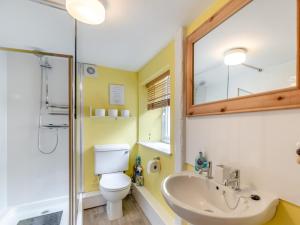 Ένα μπάνιο στο 2 Bed in Cosheston FB060 +29 φωτογραφίες