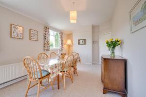 Et opholdsområde på 22 Ballard Estate + 14 billeder