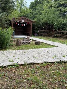 Gallery image of Willow Lodge in Llancarfan