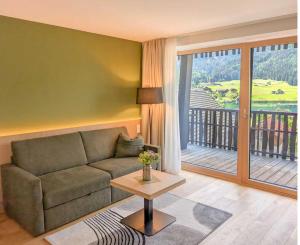 SeeHotel & SeeApartments Kärntnerhof- direkt am See!的休息区