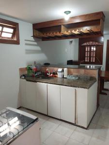 Η κουζίνα ή μικρή κουζίνα στο Casa Itaóca Praia