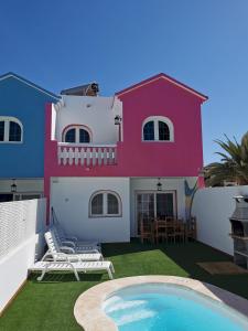 Bazén v ubytovaní Corralejo Beachside Villa Éter with Private Pool, BBQ & Fast Wifi alebo v jeho blízkosti