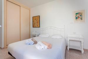 Posteľ alebo postele v izbe v ubytovaní Corralejo Beachside Villa Éter with Private Pool, BBQ & Fast Wifi