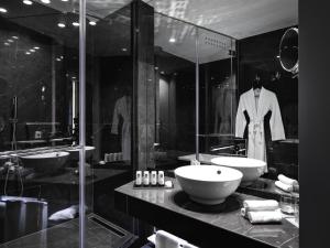 Koupelna v ubytování Sofitel Athens Airport