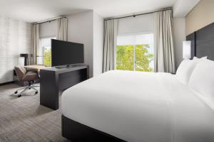 Μια τηλεόραση ή/και κέντρο ψυχαγωγίας στο Residence Inn by Marriott Ventura Beach +1 φωτογραφίες