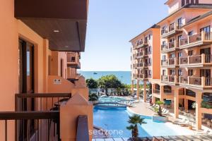 Resort pé na areia - Suítes JBVTOP内部或周边的泳池