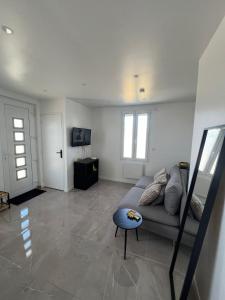 Μια τηλεόραση ή/και κέντρο ψυχαγωγίας στο Suite Prestige Balnéo +5 φωτογραφίες