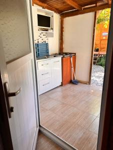 Nhà bếp/bếp nhỏ tại Adrasan Parlak evleri