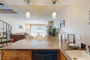 Fotografie z fotogalerie ubytování Brighton Condo #209 v destinaci Girdwood