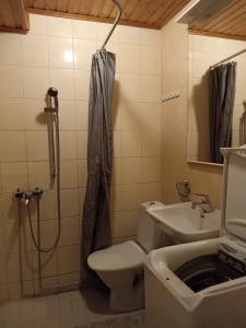 Bilik mandi di Apartment in Kemi for 5 people