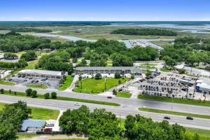 an aerial view of a parking lot at a hospital at MAGNOLIA INN of BILOXI,OCEAN SPRINGS,PASCAGOULA & GAUTIER in Gautier