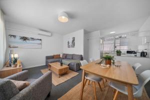 Kuchyň nebo kuchyňský kout v ubytování Belle Escapes - Sussex By The Sea