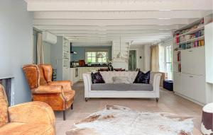 Χώρος καθιστικού στο Cozy Home In Epe With House A Panoramic View