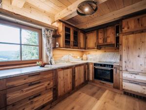Kuchyňa alebo kuchynka v ubytovaní Webertonihütte Modern retreat