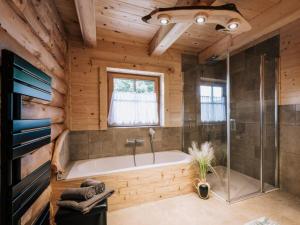 Kúpeľňa v ubytovaní Webertonihütte Modern retreat + 21 fotografií