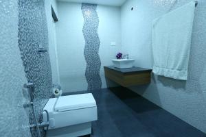 Phòng tắm tại Mistygreen Homestay Thekkady +48 ảnh