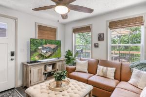 Et tv og/eller underholdning på Blue Mountain Cottage