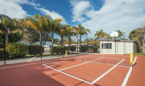 Tennis ja/või seinatennis majutusasutuses Mollymook Caravan Park või selle läheduses
