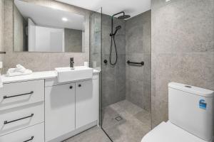 Kopalnica v nastanitvi Spinnaker Apt 6- Mooloolaba Beach