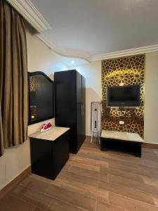 Complex hotel view客房内的一张或多张床位