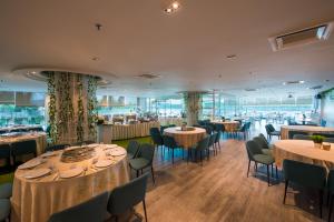 Restaurace v ubytování Mega View Hotel + 9 fotografií